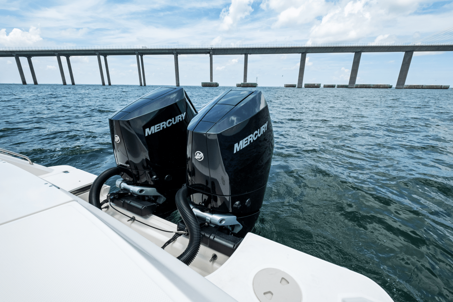 Slide: The Image of Boston Whaler 330 Outrage 2025 - 11