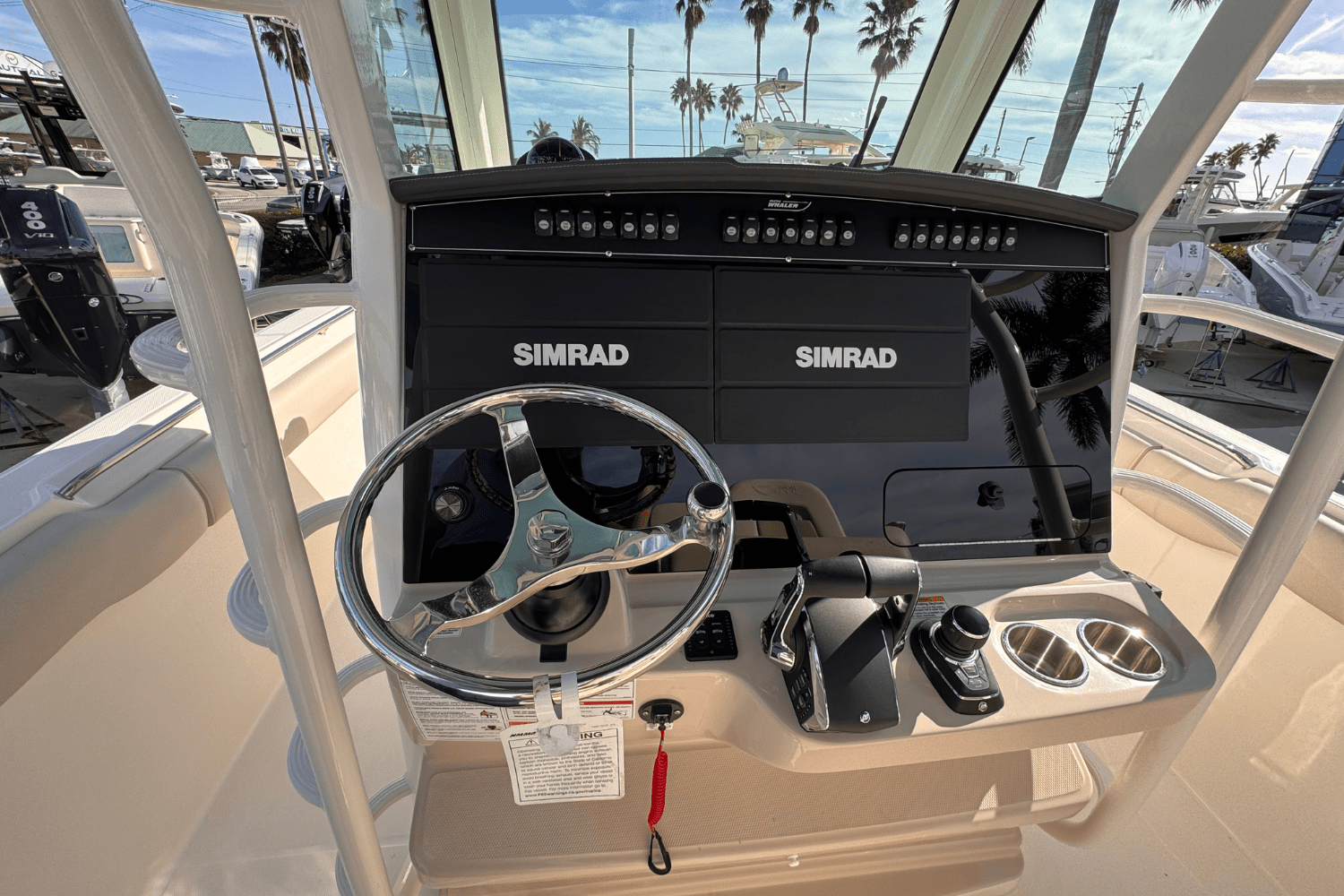 Slide: The Image of Boston Whaler 330 Outrage 2025 - 15