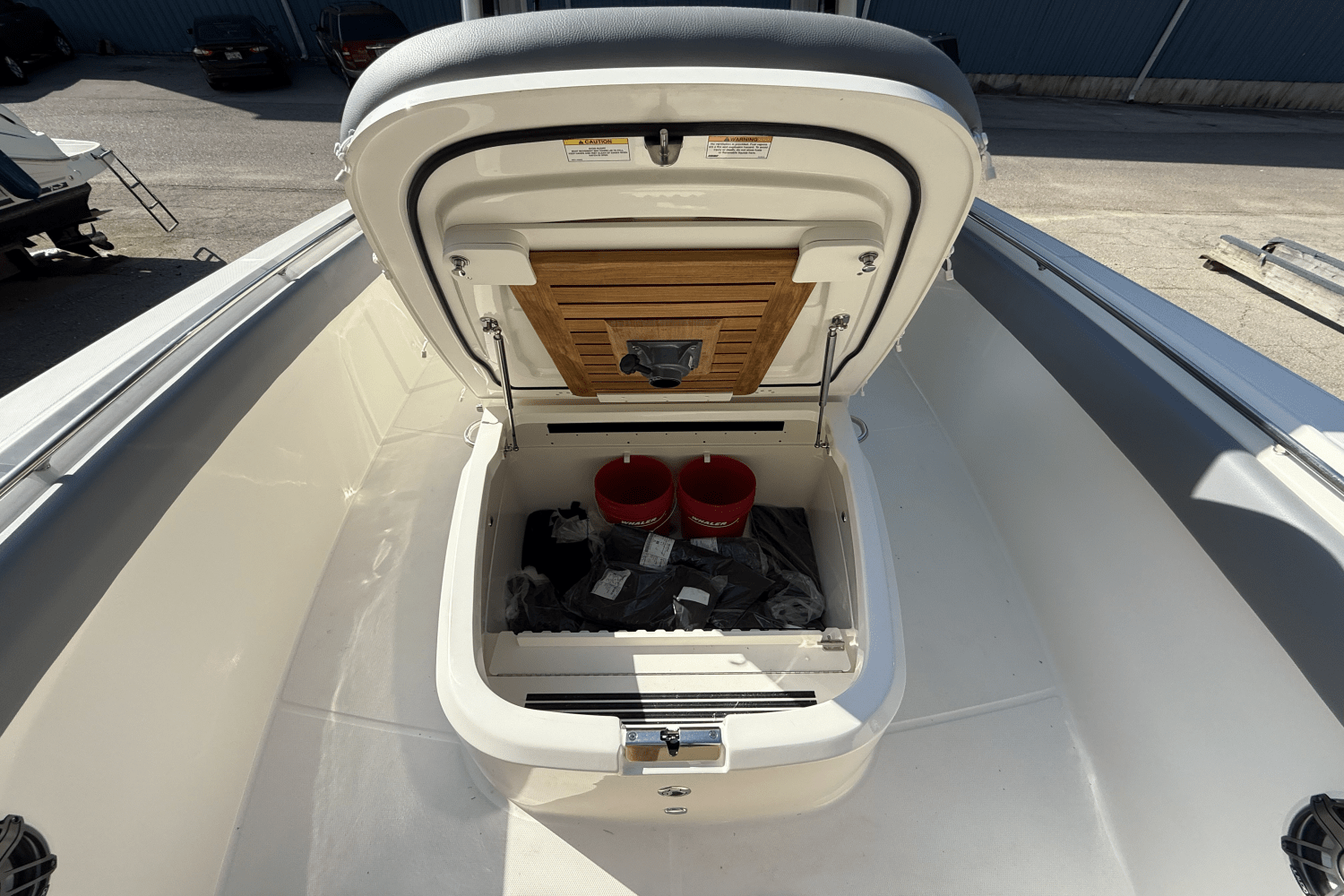 Slide: The Image of Boston Whaler 330 Outrage 2025 - 29