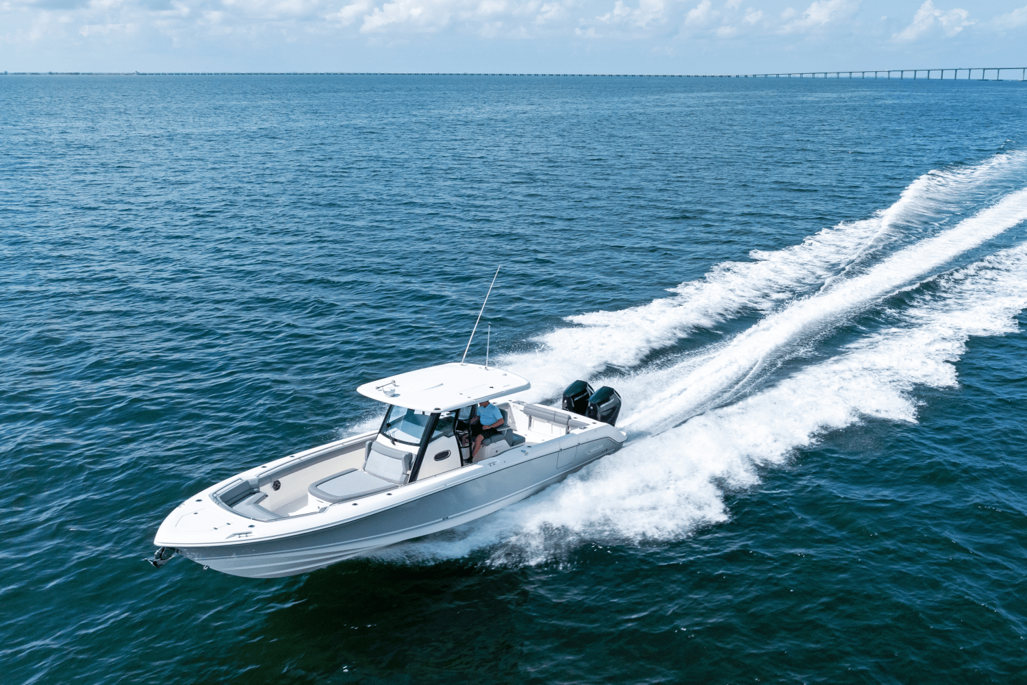 Slide: The Image of Boston Whaler 330 Outrage 2025 - 29
