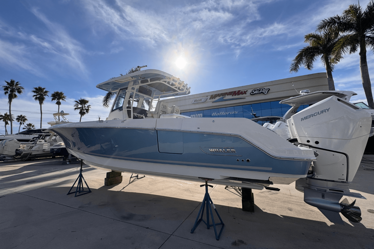 Slide: The Image of Boston Whaler 330 Outrage 2025 - 3