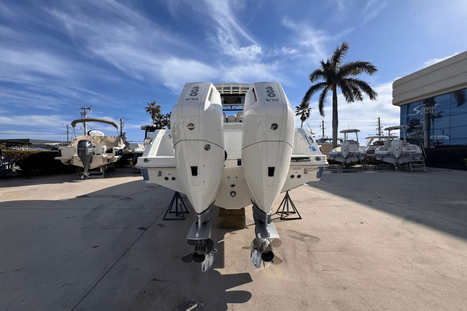 Slide: The Image of Boston Whaler 330 Outrage 2025 - 4