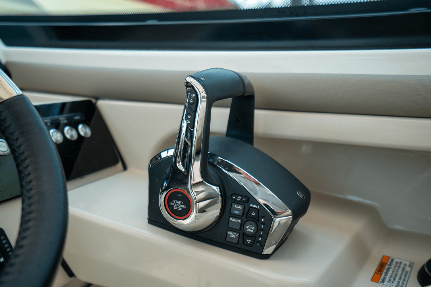 Slide: The Image of Boston Whaler 330 Vantage 2025 - 13