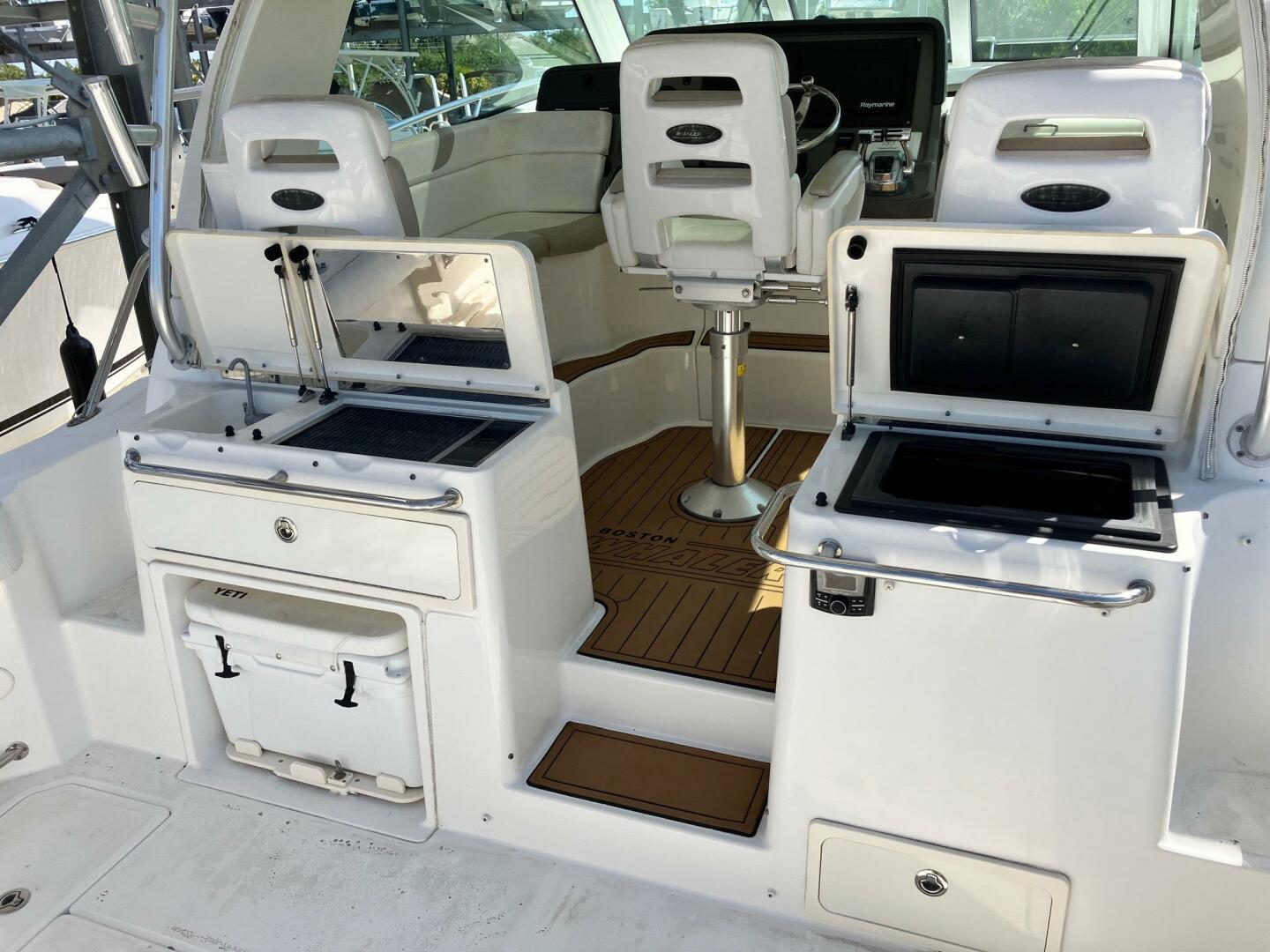 Slide: The Image of Boston Whaler 345 Conquest 2009 - 5239159