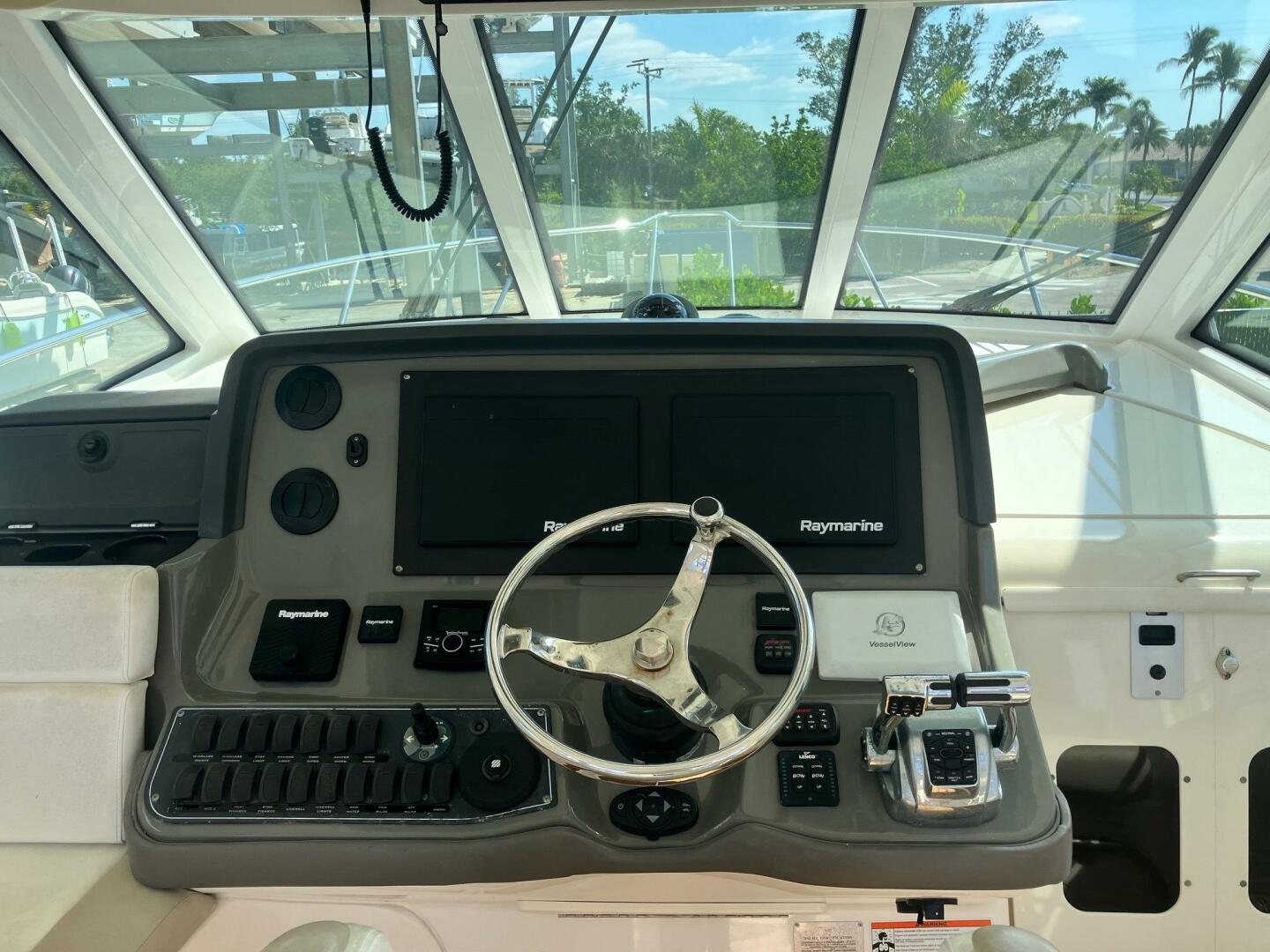 Slide: The Image of Boston Whaler 345 Conquest 2009 - 5239153