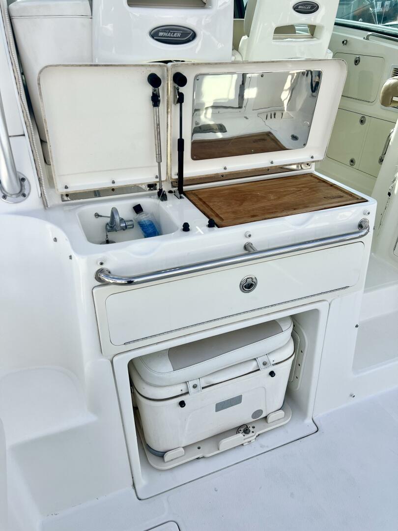 Slide: The Image of Boston Whaler 345 Conquest 2011 - 4820441