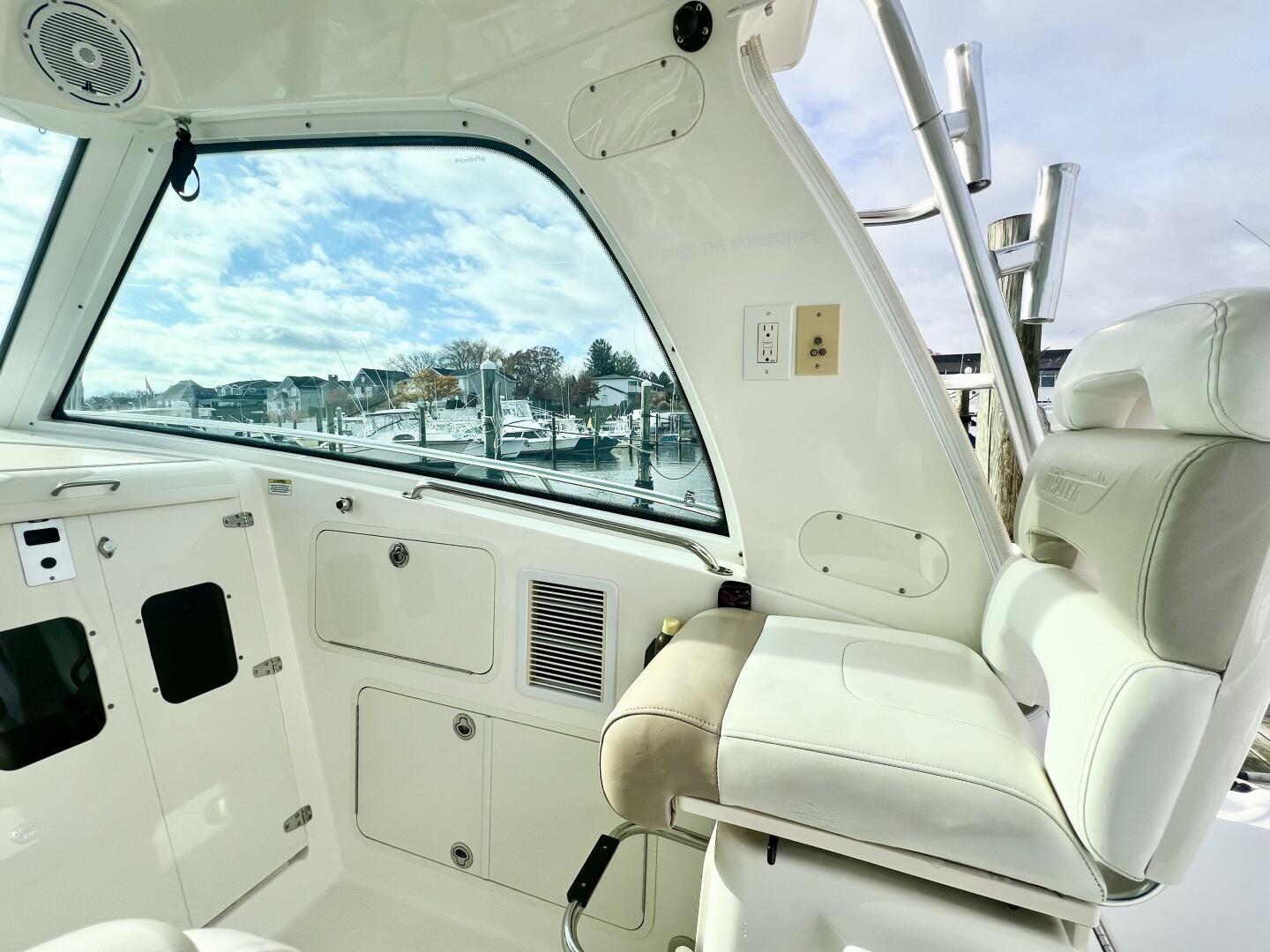 Slide: The Image of Boston Whaler 345 Conquest 2011 - 4820447