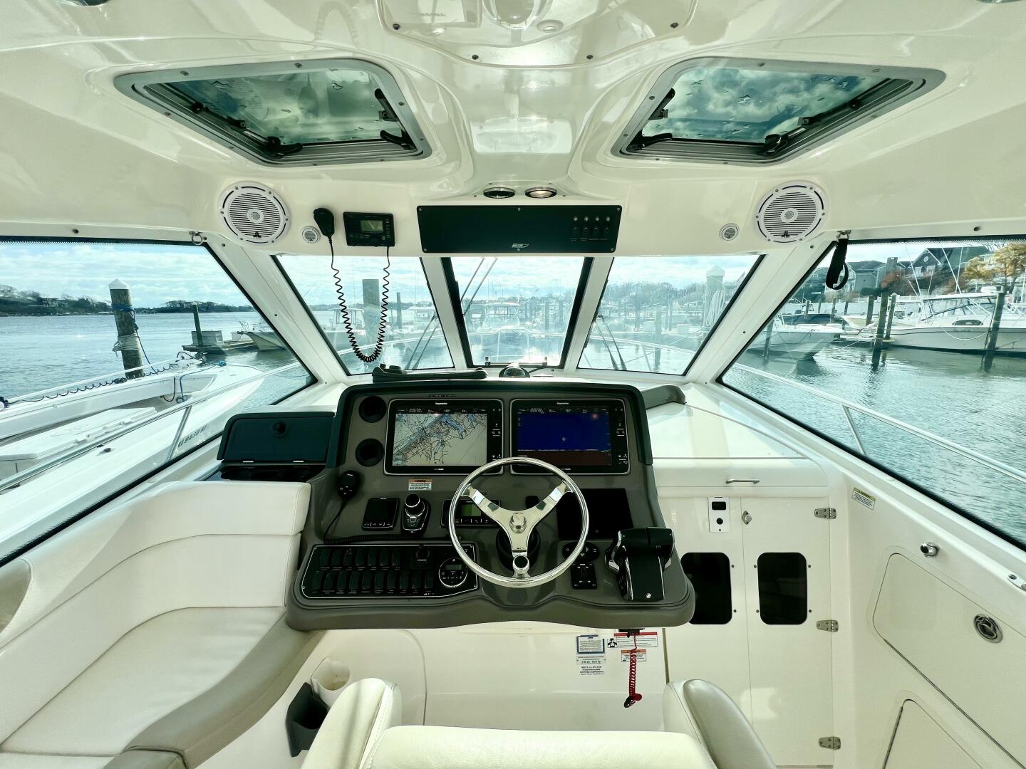 Slide: The Image of Boston Whaler 345 Conquest 2011 - 4820448