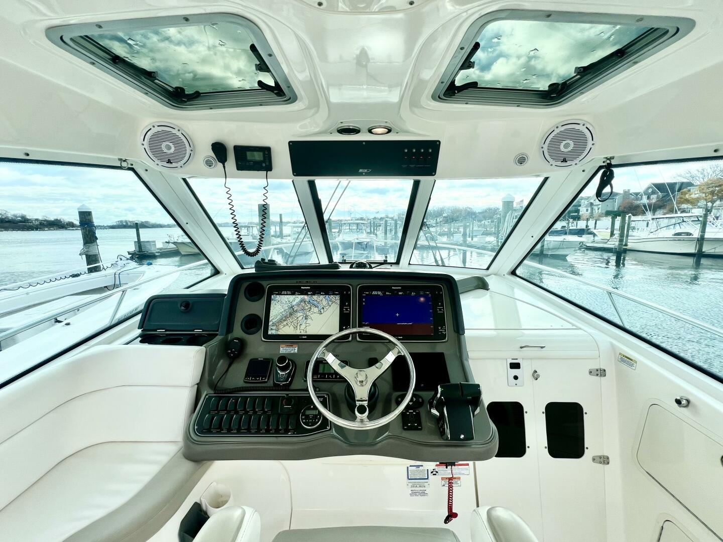 Slide: The Image of Boston Whaler 345 Conquest 2011 - 4820460