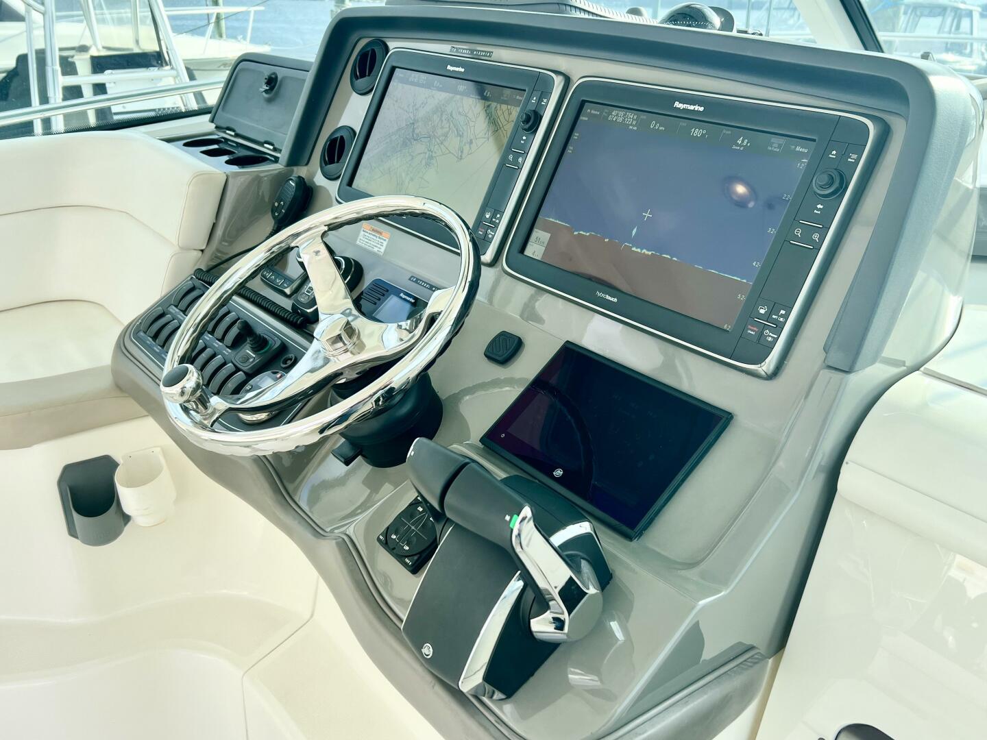 Slide: The Image of Boston Whaler 345 Conquest 2011 - 4820449