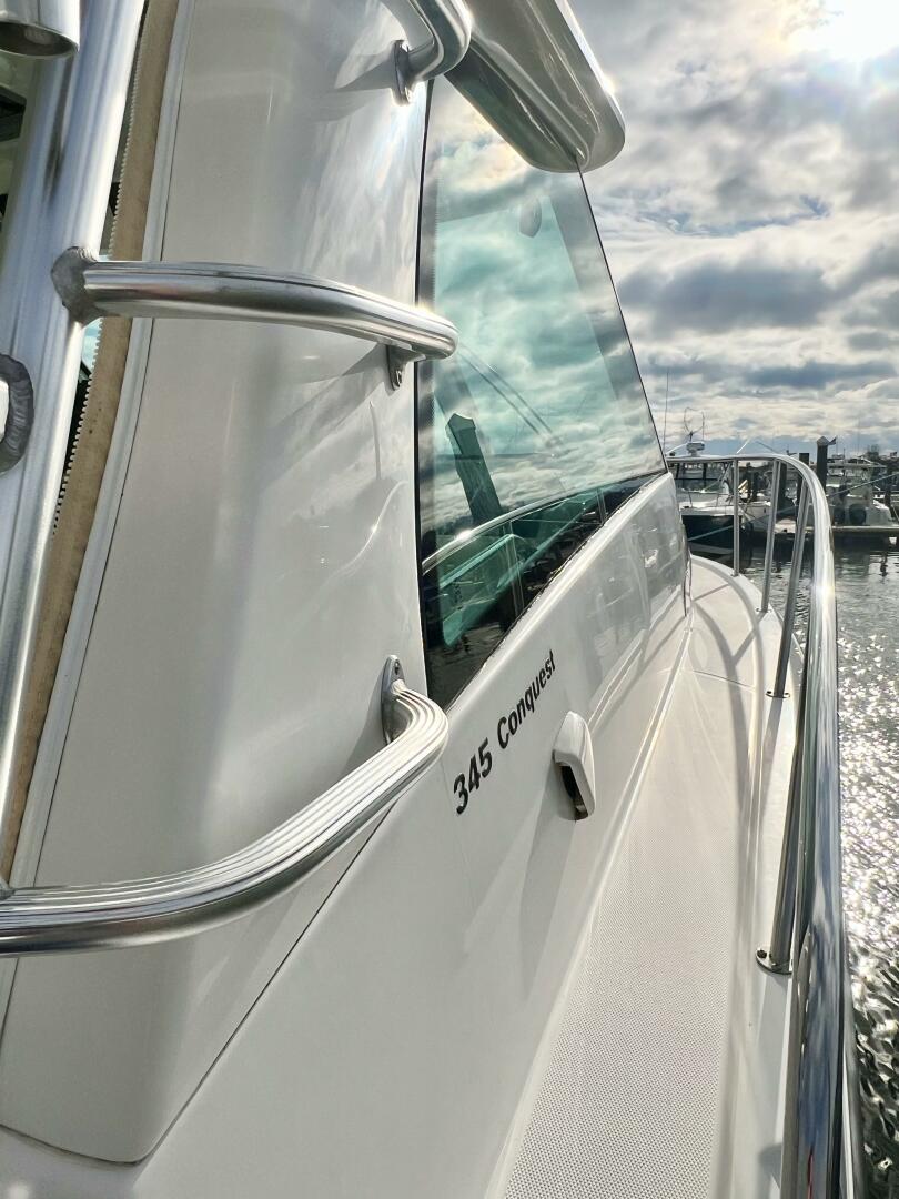 Slide: The Image of Boston Whaler 345 Conquest 2011 - 4820461