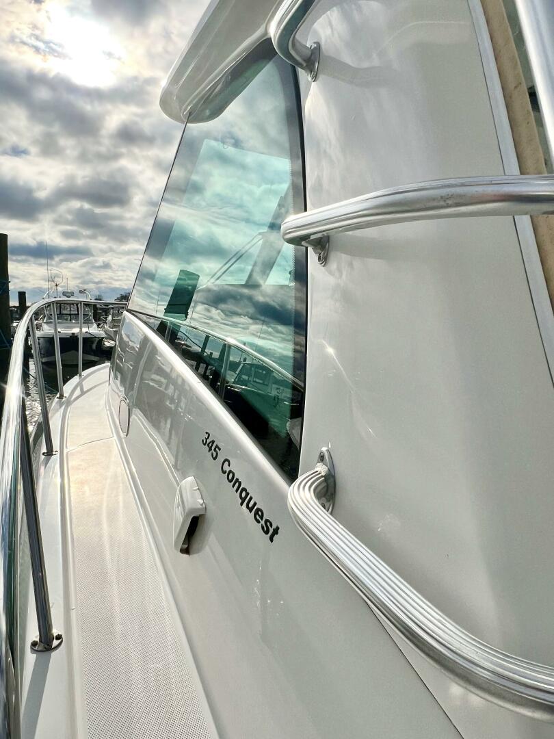 Slide: The Image of Boston Whaler 345 Conquest 2011 - 4820462