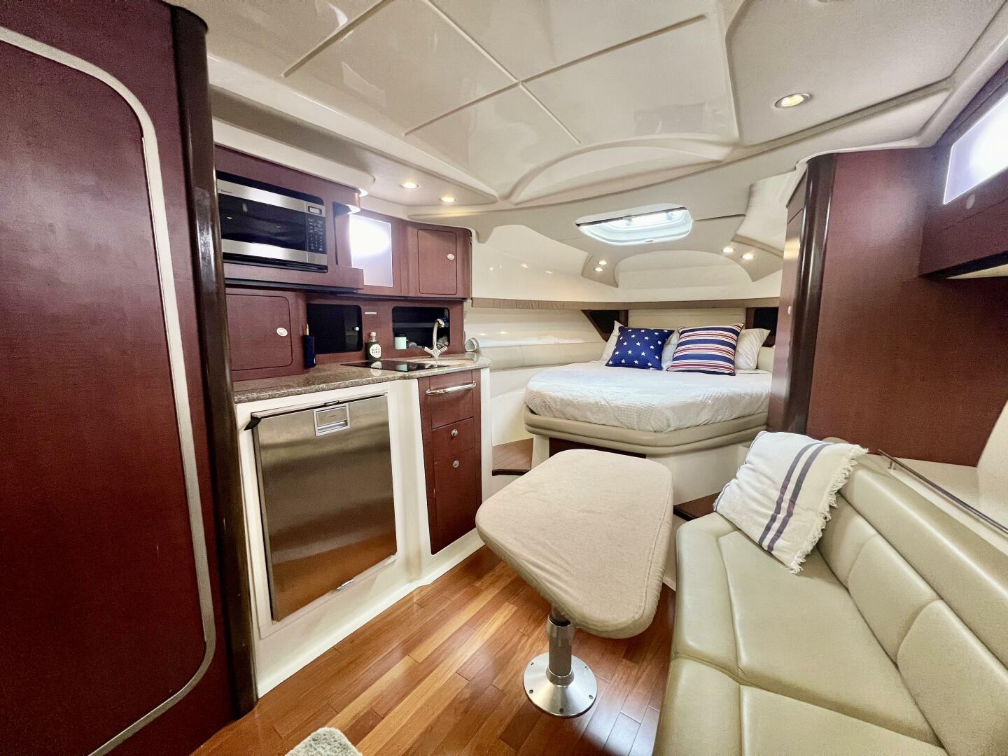 Slide: The Image of Boston Whaler 345 Conquest 2011 - 4820468