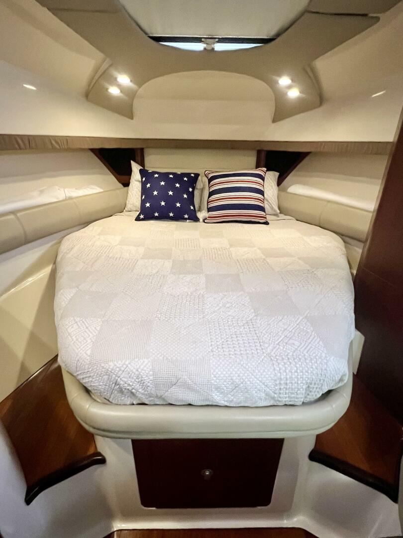 Slide: The Image of Boston Whaler 345 Conquest 2011 - 4820481