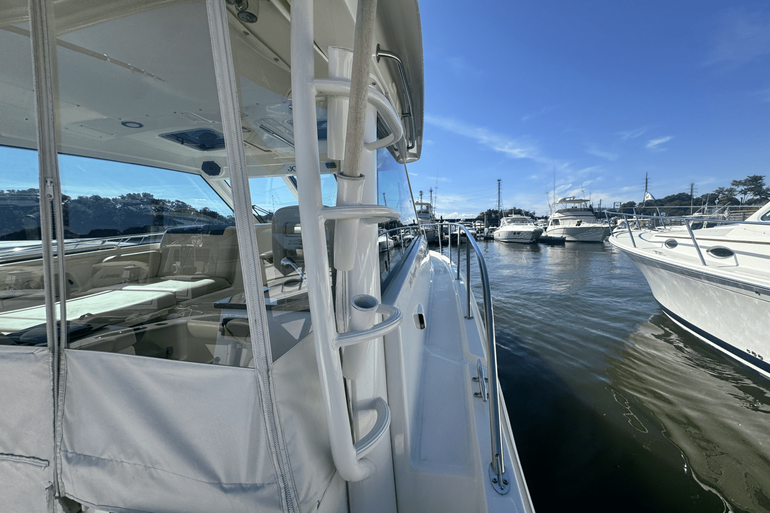 Slide: The Image of Boston Whaler 345 CONQUEST 2020 - 14