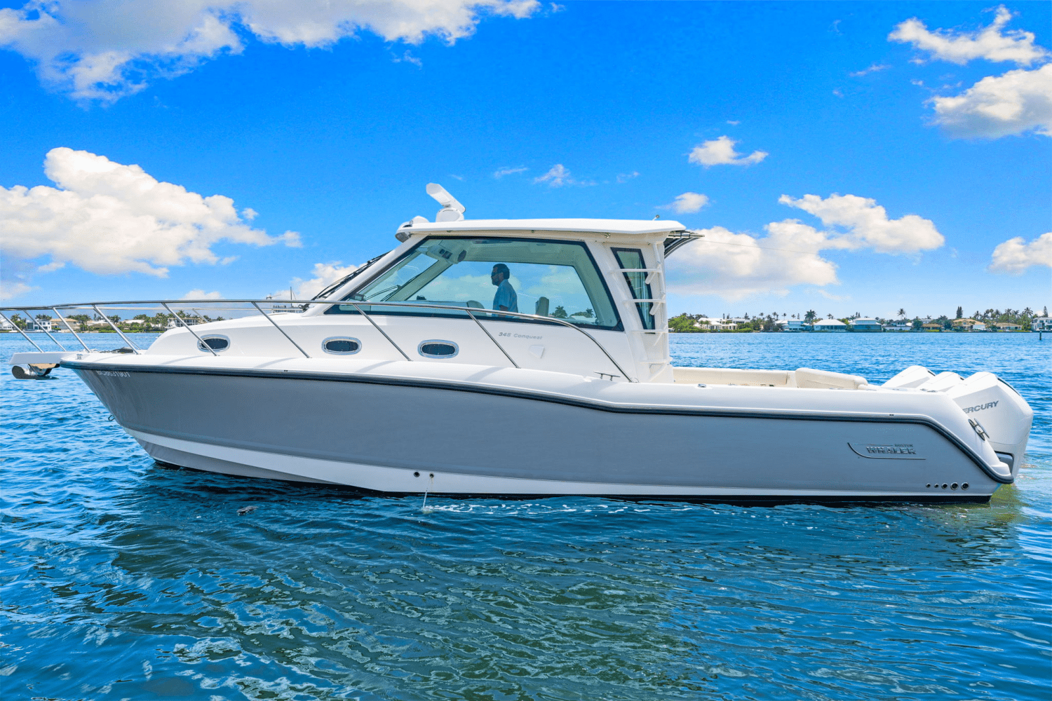 Slide: The Image of Boston Whaler 345 CONQUEST 2023 - 1