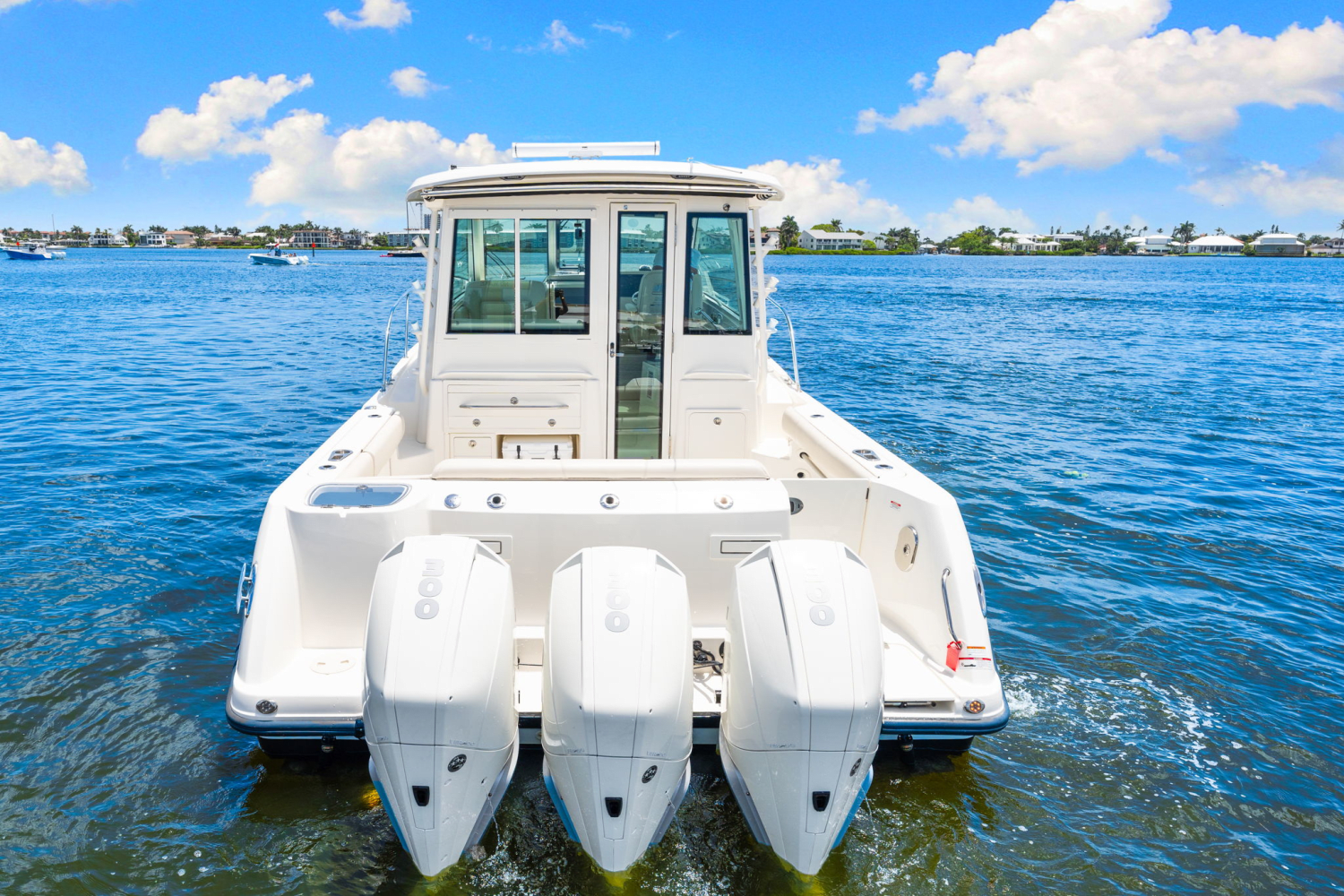 Slide: The Image of Boston Whaler 345 CONQUEST 2023 - 11