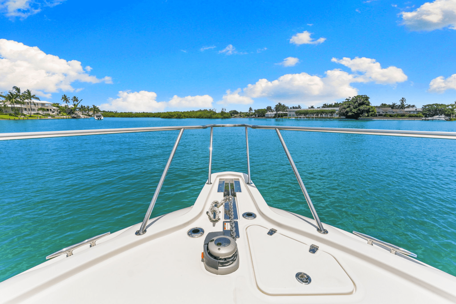 Slide: The Image of Boston Whaler 345 CONQUEST 2023 - 15