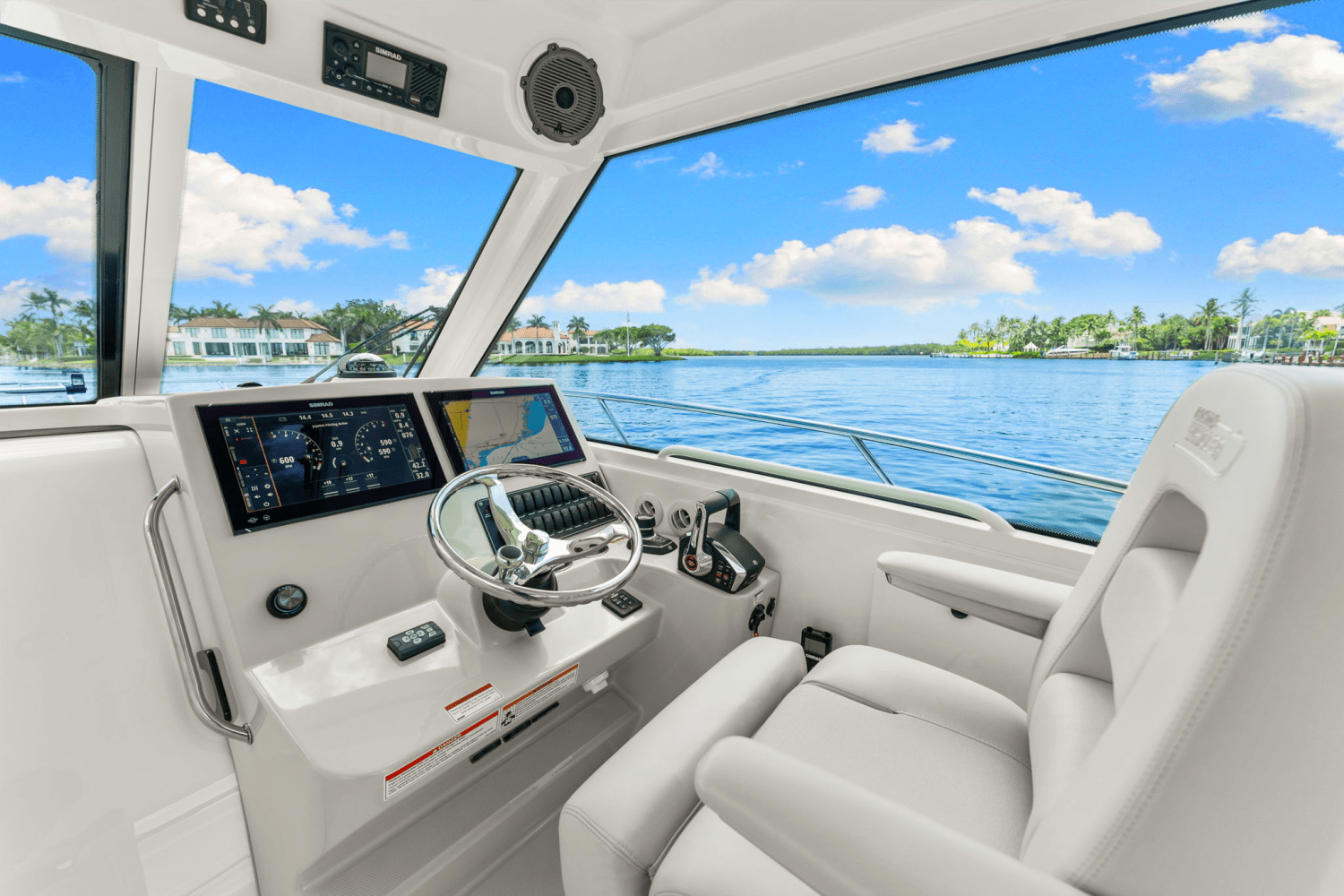 Slide: The Image of Boston Whaler 345 CONQUEST 2023 - 20