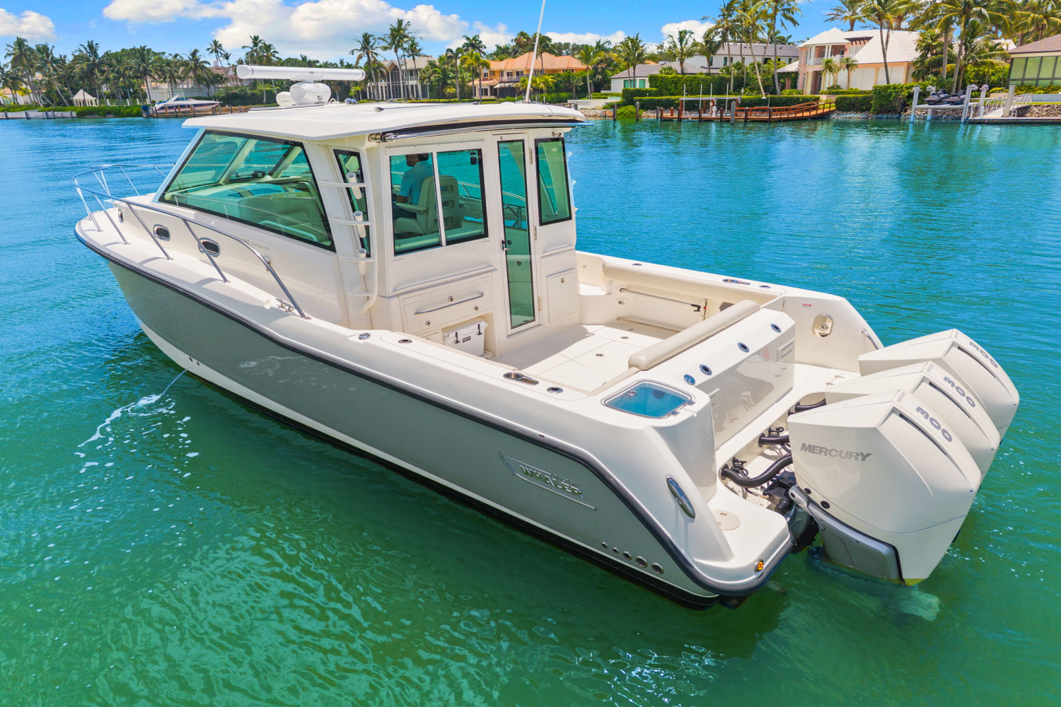 Slide: The Image of Boston Whaler 345 CONQUEST 2023 - 3