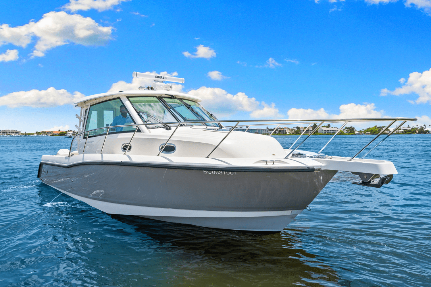 Slide: The Image of Boston Whaler 345 CONQUEST 2023 - 4