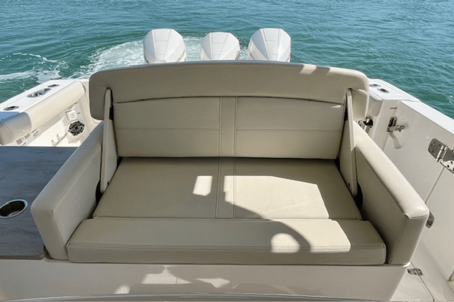 Slide: The Image of Boston Whaler 350 EX REALM 2022 - 23
