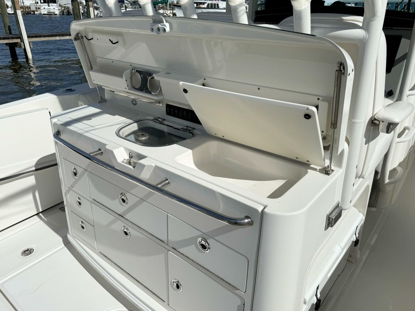 Slide: The Image of Boston Whaler 350 Outrage 2015 - 4870271