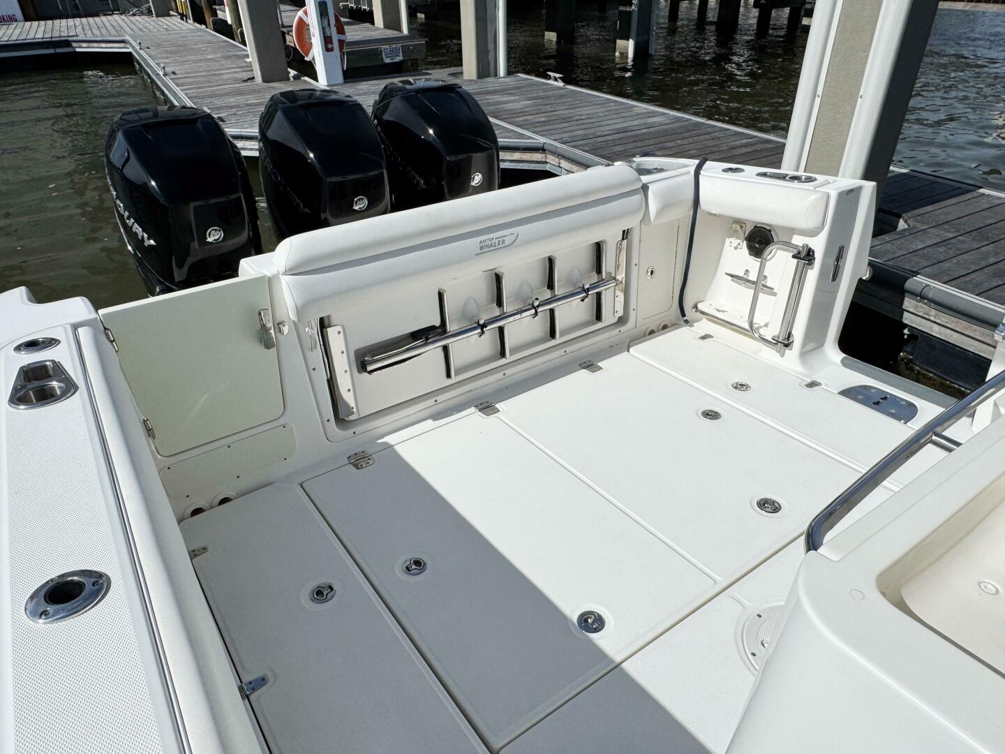 Slide: The Image of Boston Whaler 350 Outrage 2015 - 4870272