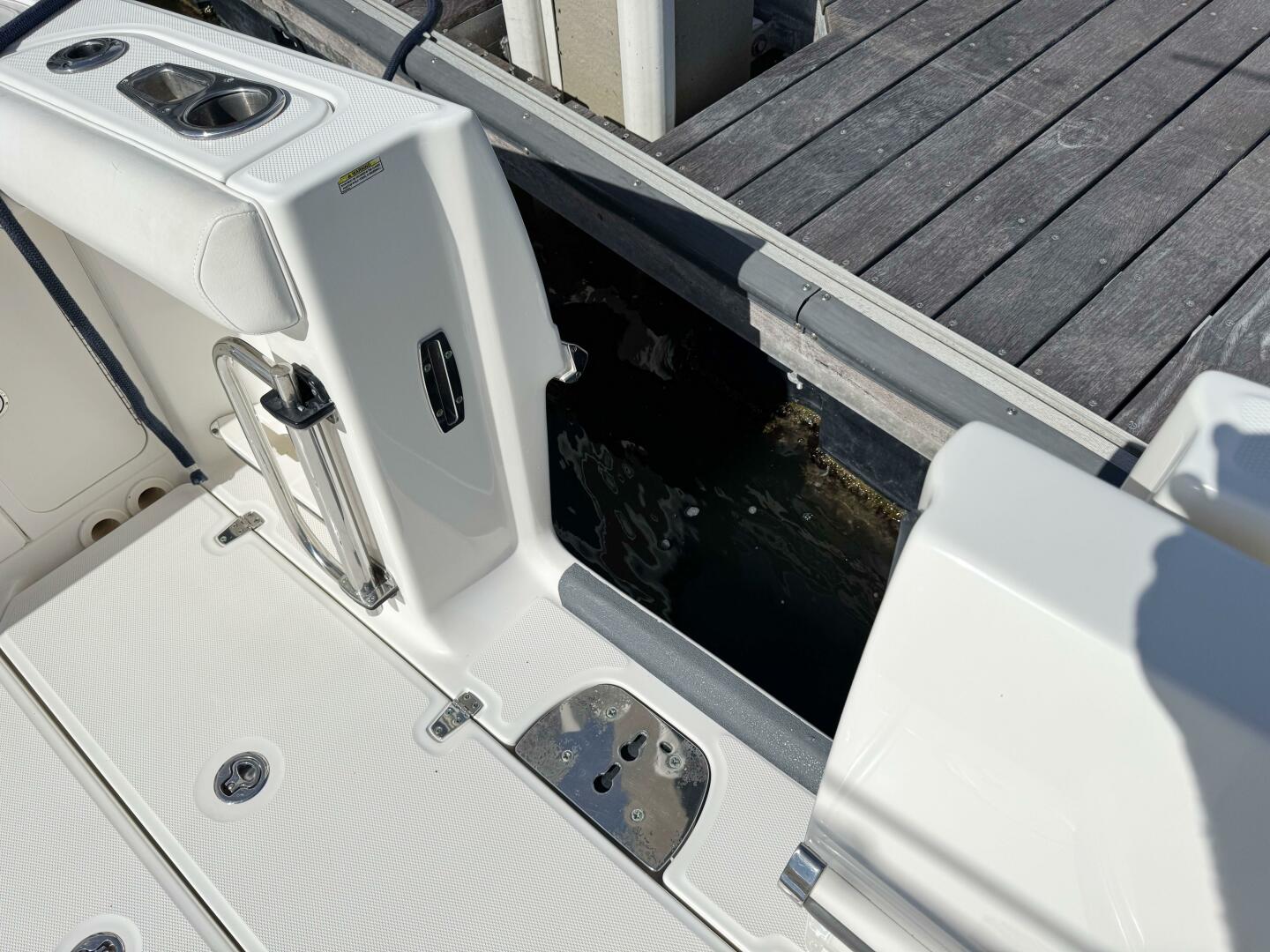 Slide: The Image of Boston Whaler 350 Outrage 2015 - 4870275