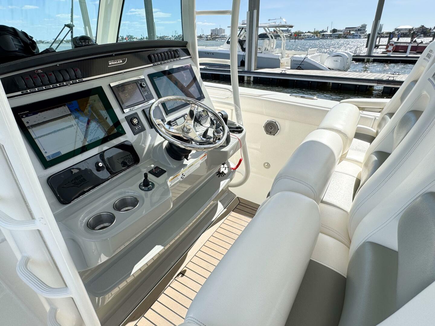 Slide: The Image of Boston Whaler 350 Outrage 2015 - 4870282