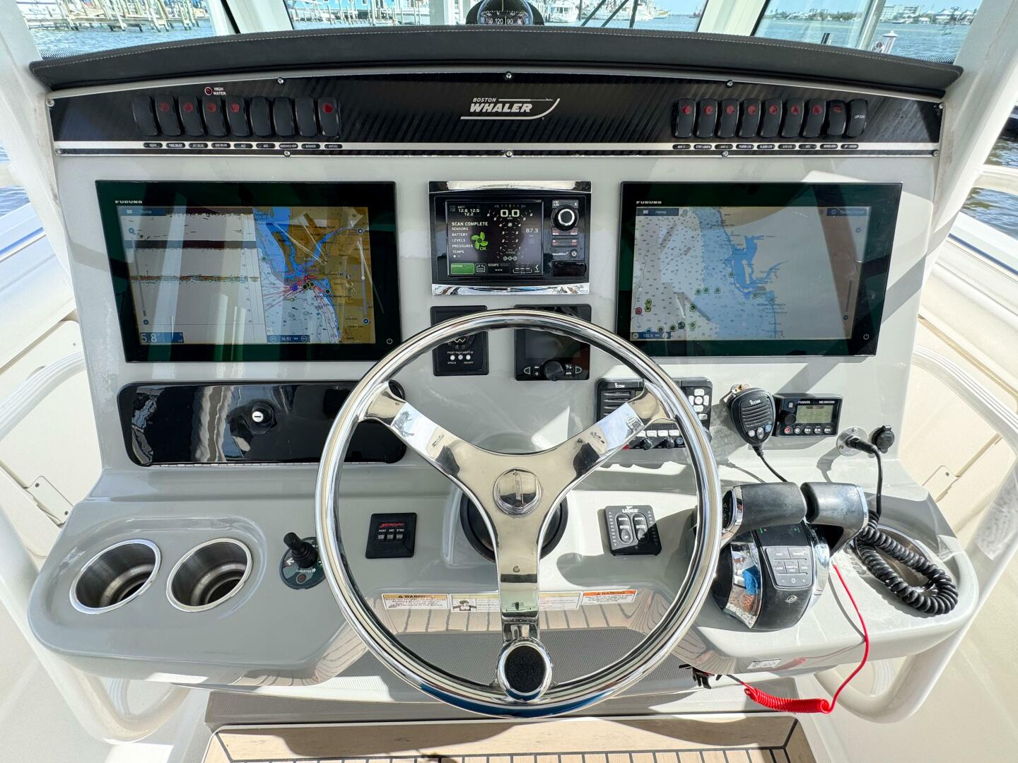 Slide: The Image of Boston Whaler 350 Outrage 2015 - 4870283