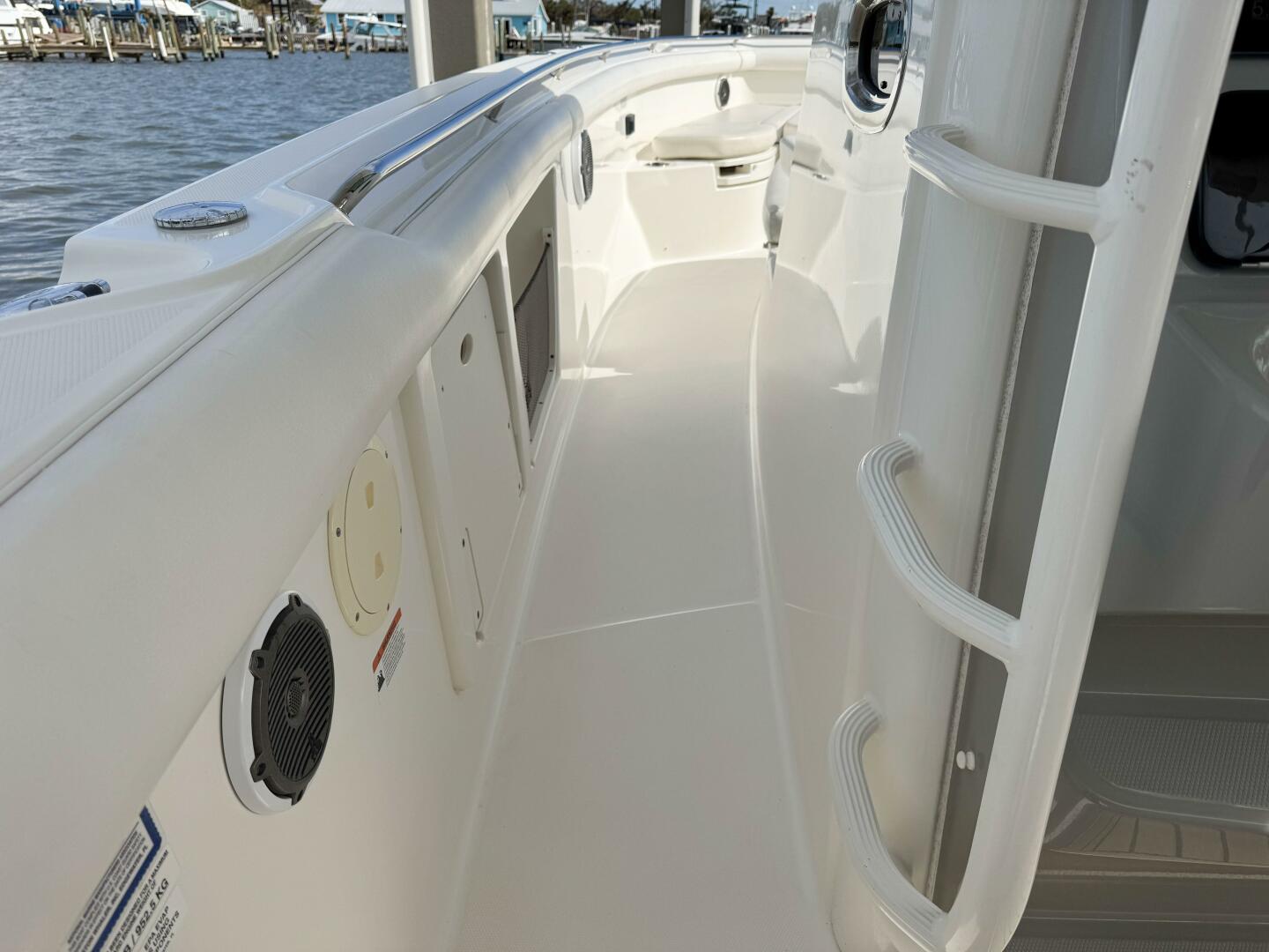 Slide: The Image of Boston Whaler 350 Outrage 2015 - 4870286