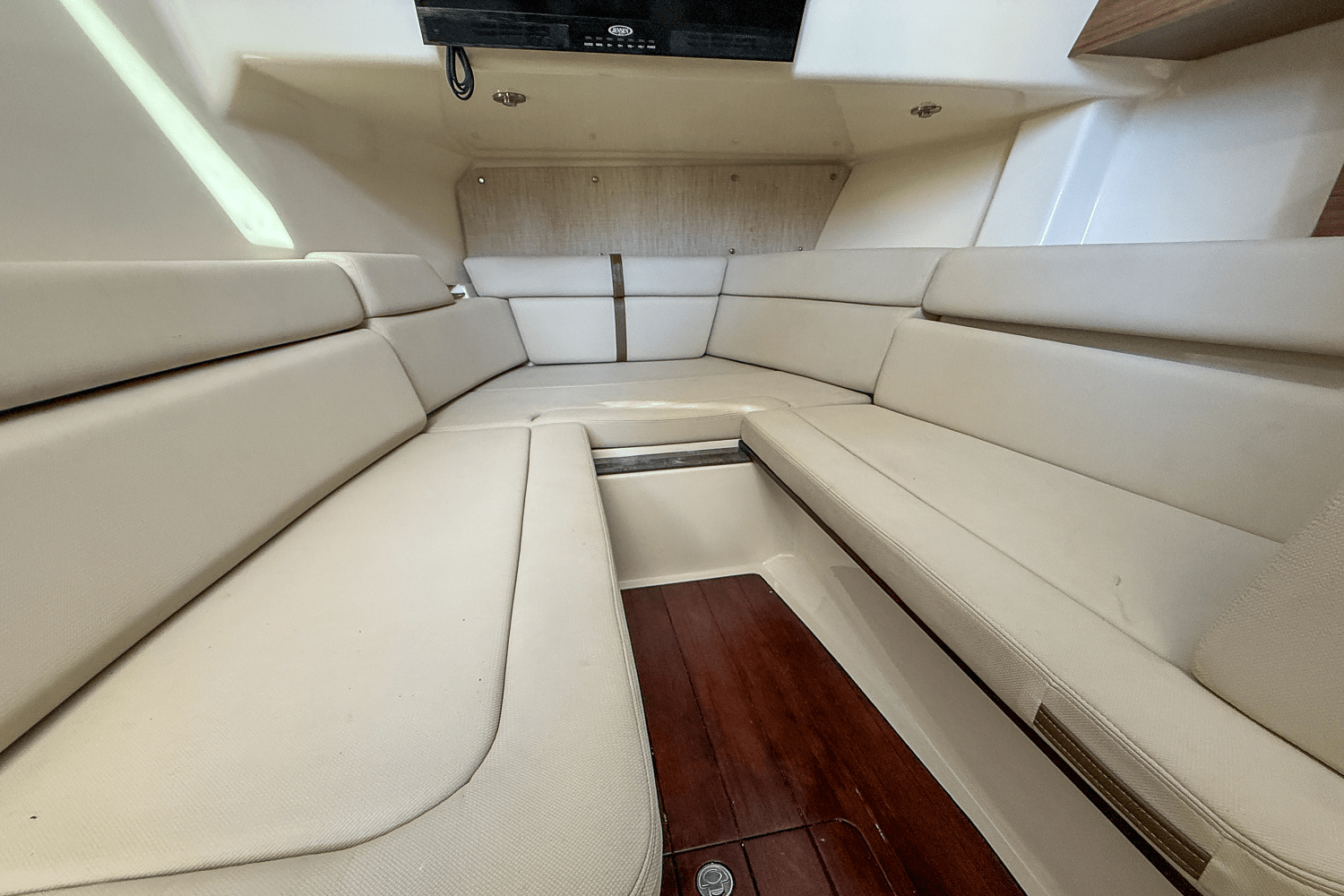 Slide: The Image of Boston Whaler 350 Realm 2018 - 12