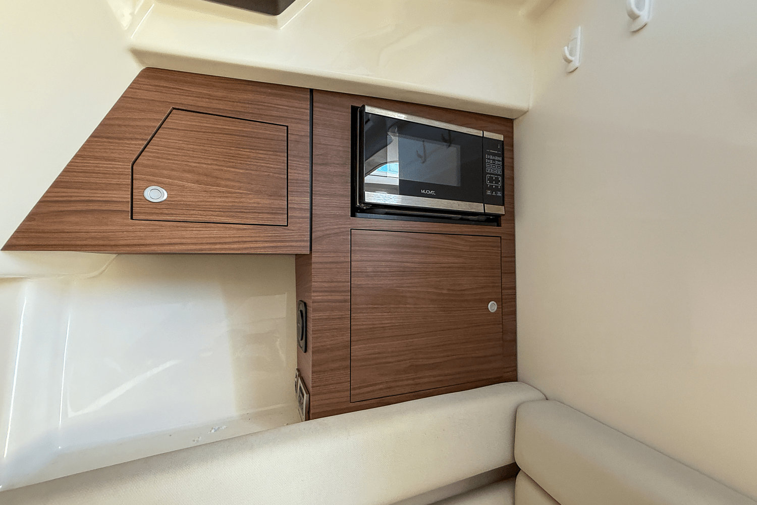 Slide: The Image of Boston Whaler 350 Realm 2018 - 14