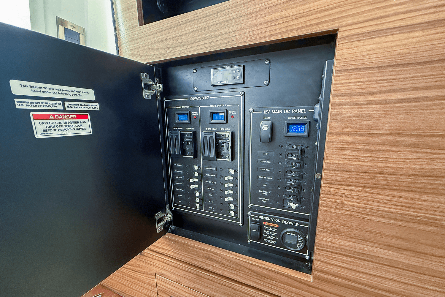 Slide: The Image of Boston Whaler 350 Realm 2018 - 15