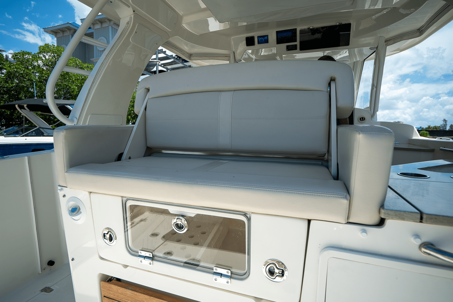 Slide: The Image of Boston Whaler 350 Realm 2018 - 5
