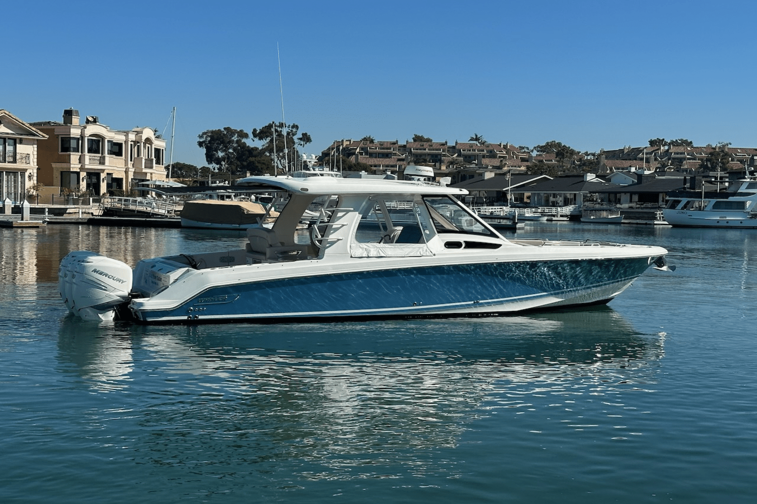 Slide: The Image of Boston Whaler 350 Realm 2019 - 0