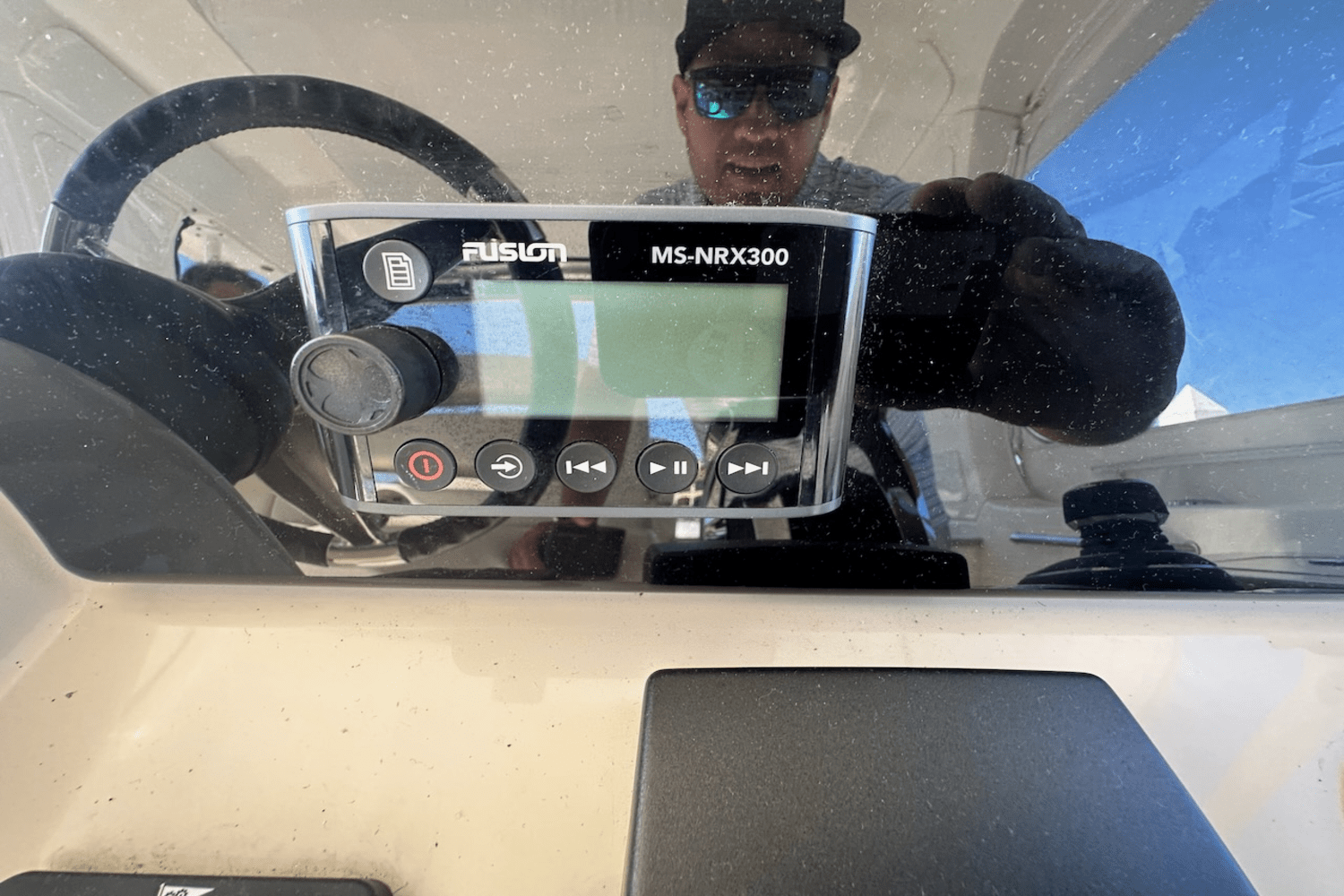 Slide: The Image of Boston Whaler 350 Realm 2019 - 17