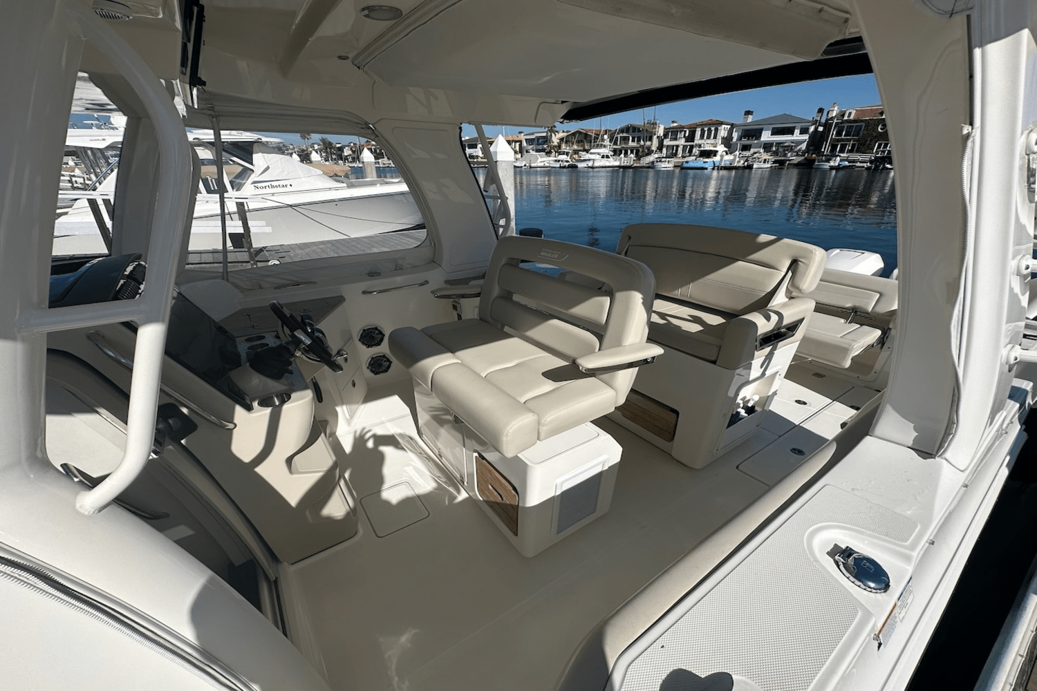 Slide: The Image of Boston Whaler 350 Realm 2019 - 27