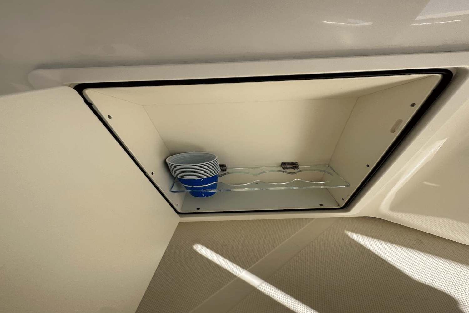 Slide: The Image of Boston Whaler 350 Realm 2019 - 30