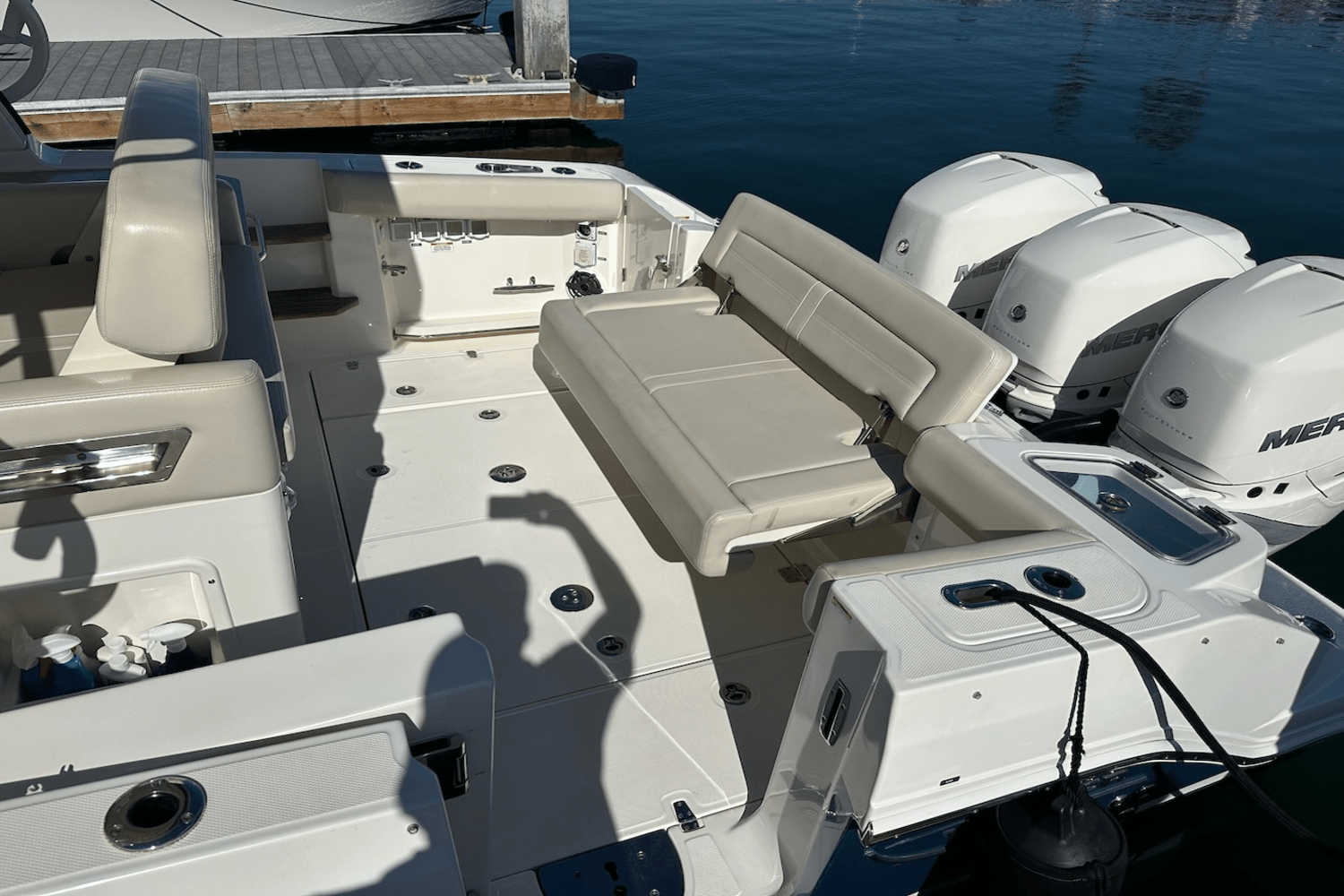 Slide: The Image of Boston Whaler 350 Realm 2019 - 6