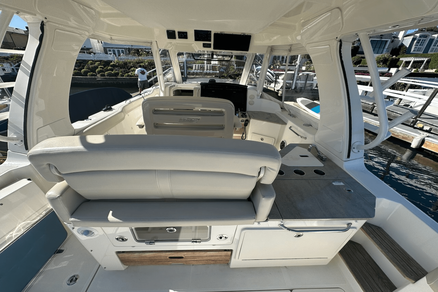Slide: The Image of Boston Whaler 350 Realm 2019 - 9