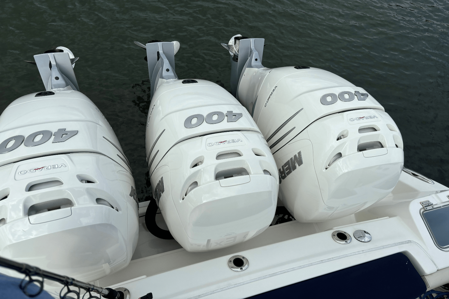 Slide: The Image of Boston Whaler 350 REALM 2020 - 6