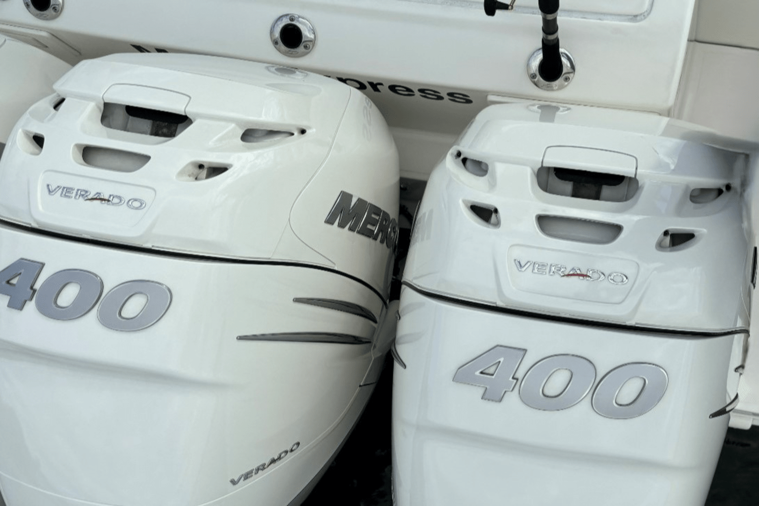 Slide: The Image of Boston Whaler 350 REALM 2020 - 8