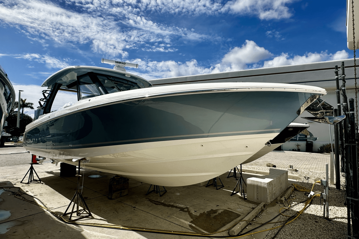 Slide: The Image of Boston Whaler 350 Realm 2025 - 0