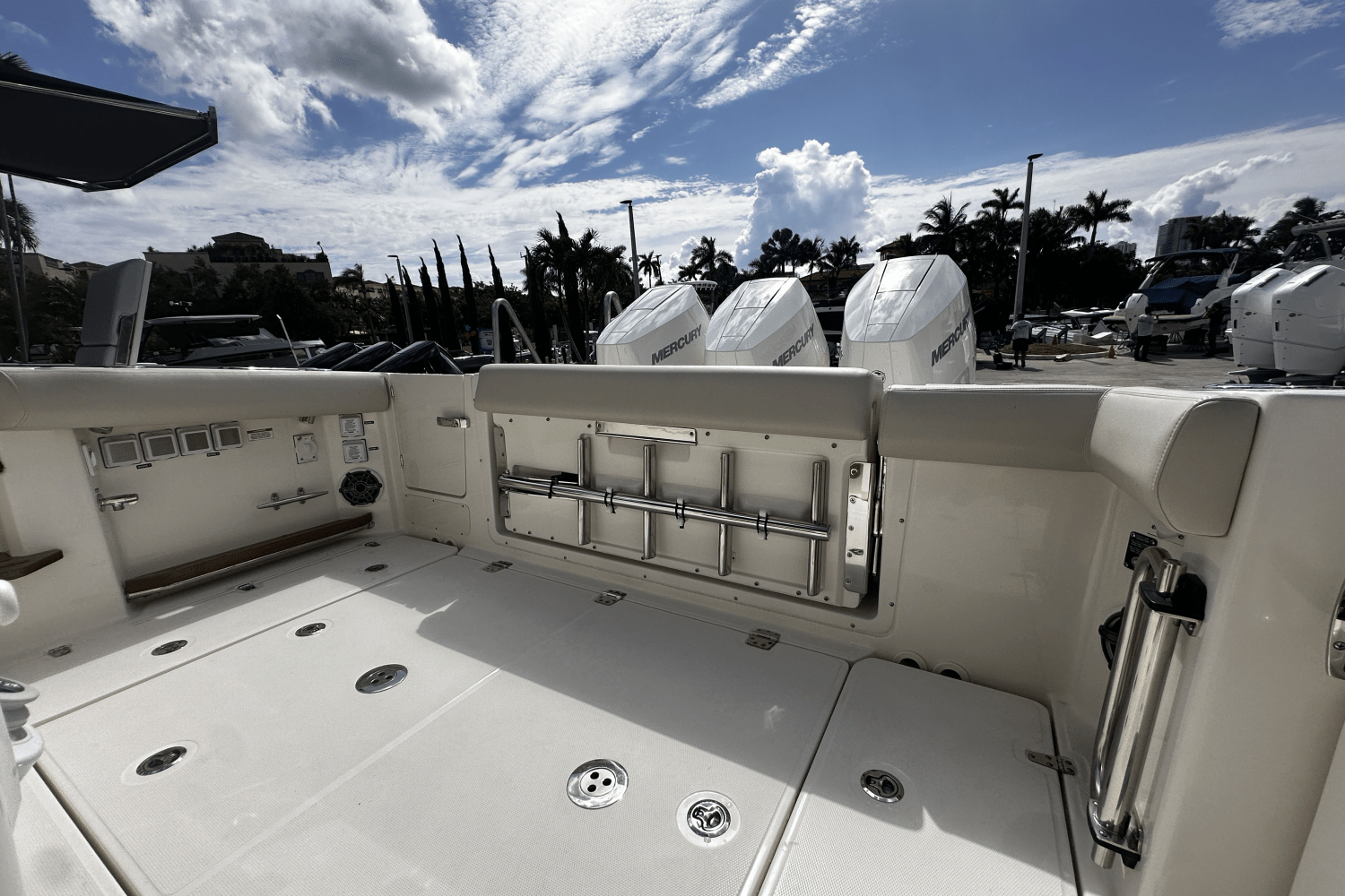 Slide: The Image of Boston Whaler 350 Realm 2025 - 10