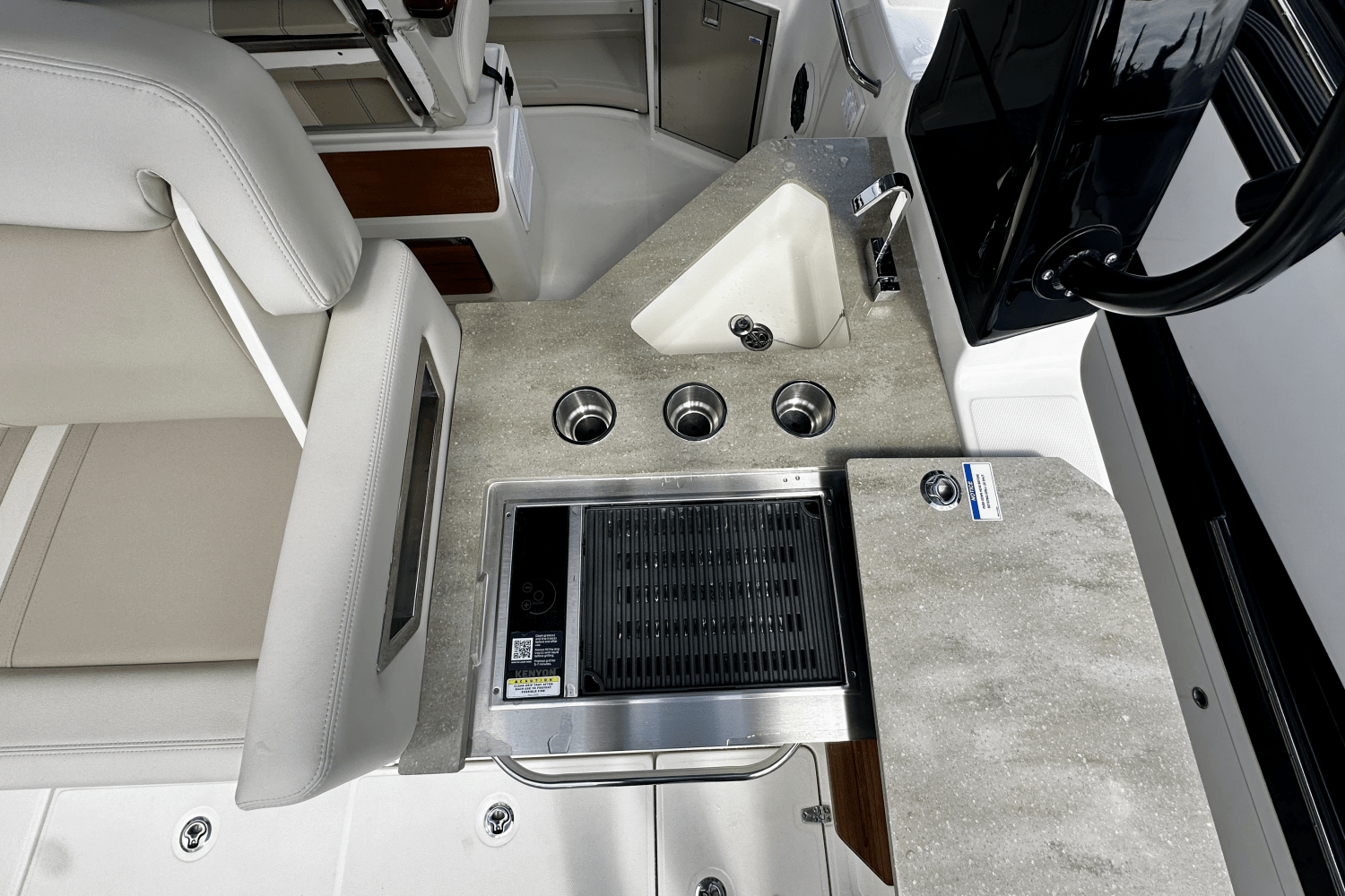 Slide: The Image of Boston Whaler 350 Realm 2025 - 16