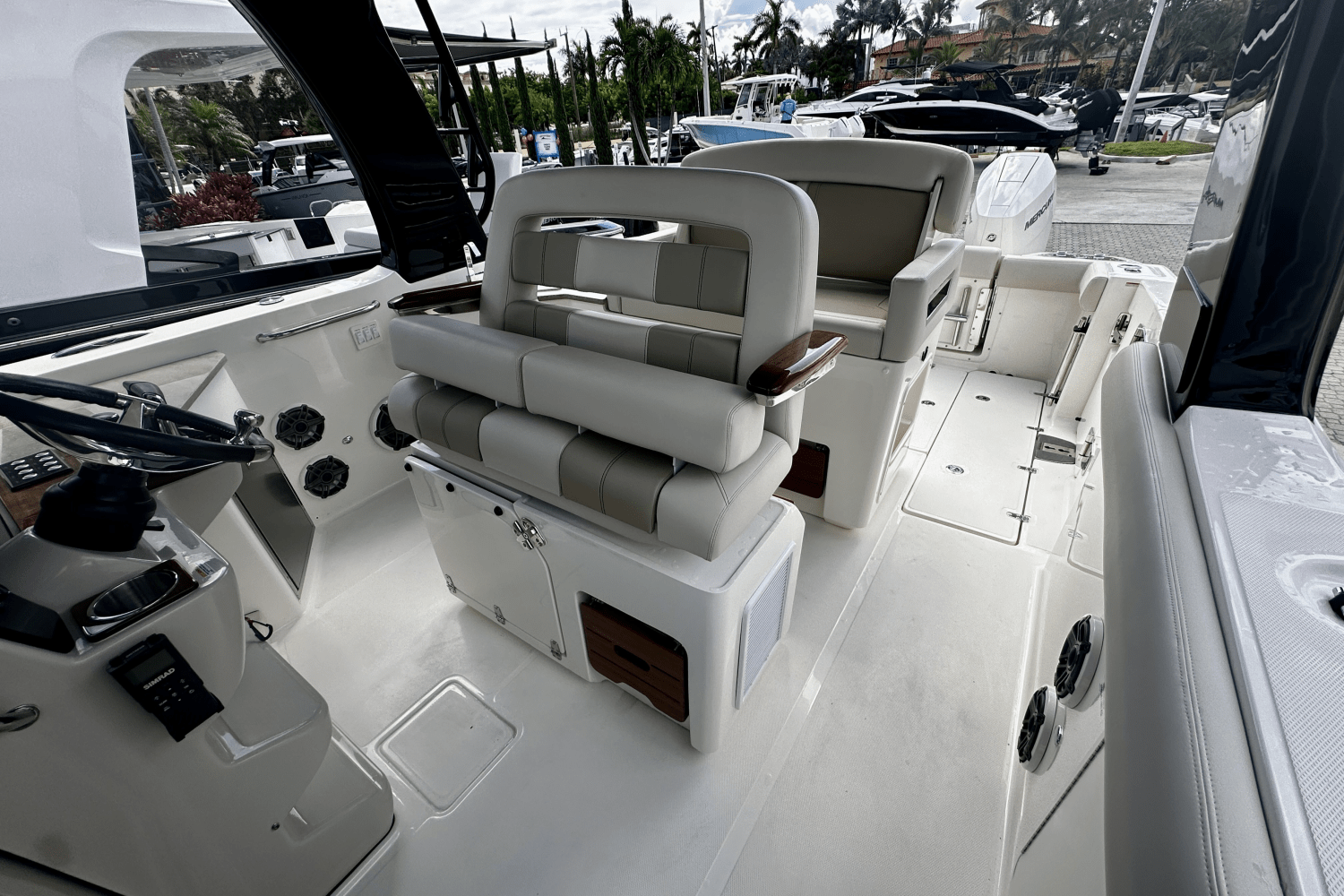 Slide: The Image of Boston Whaler 350 Realm 2025 - 18