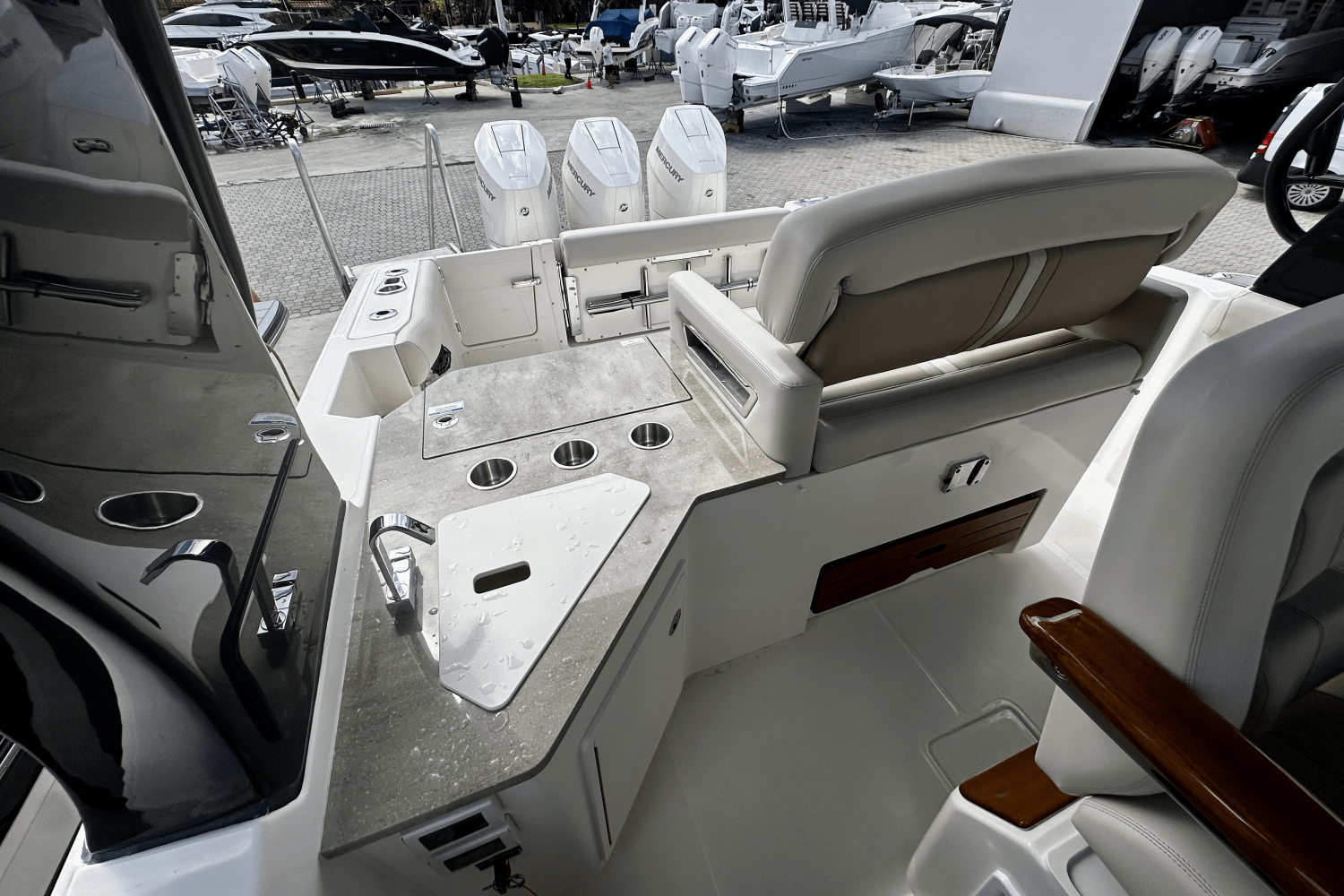 Slide: The Image of Boston Whaler 350 Realm 2025 - 20