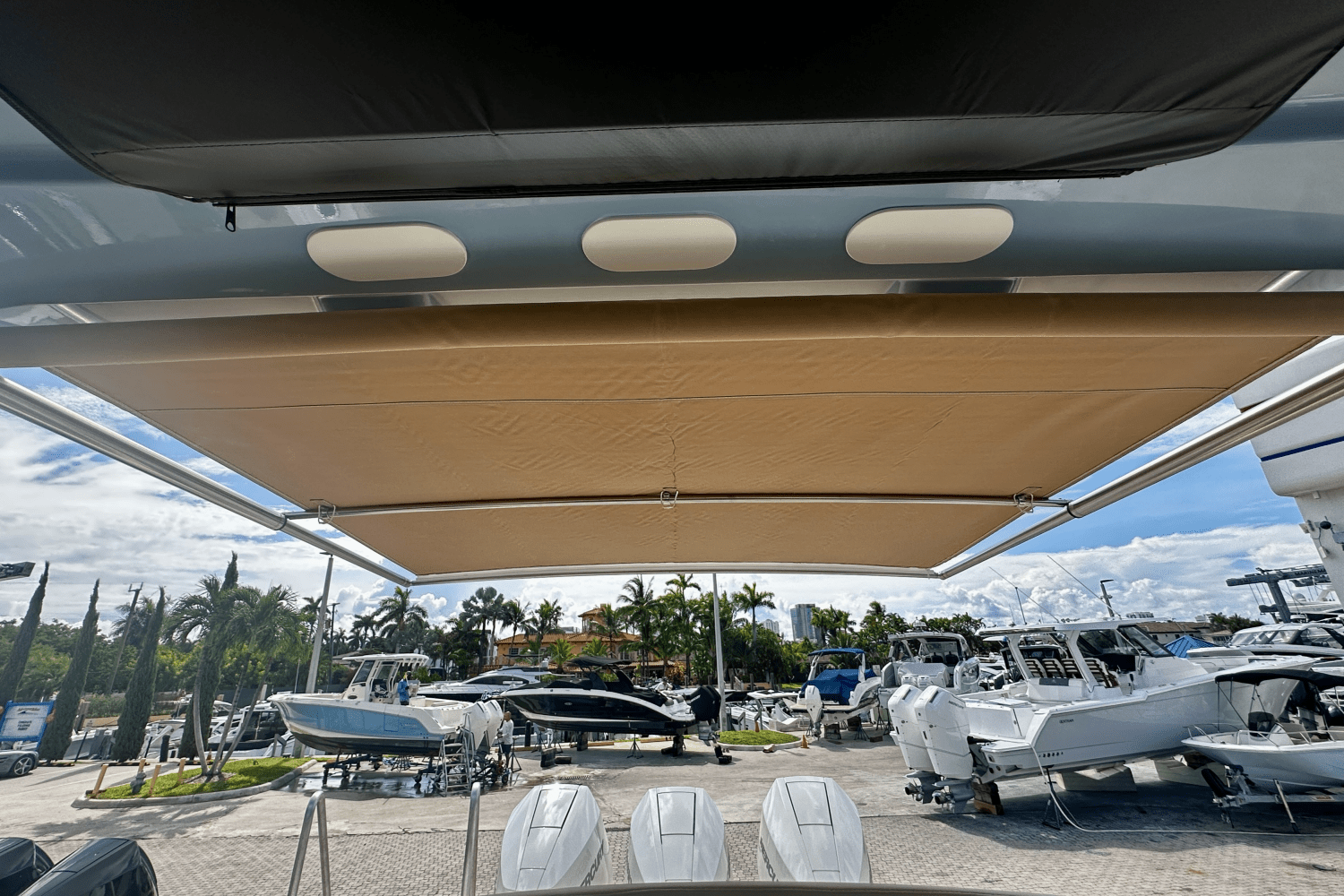 Slide: The Image of Boston Whaler 350 Realm 2025 - 22